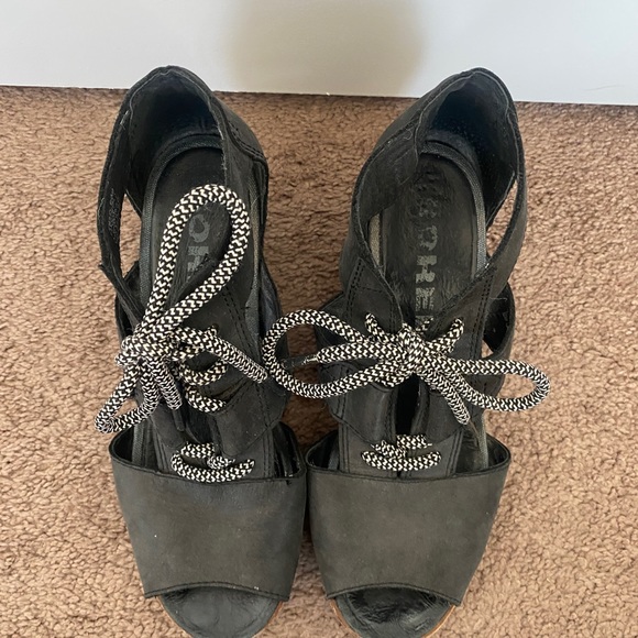 Sorel | Joanie lace wedge| black | size 8 - Picture 5 of 5